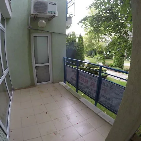 Апартамент Three Bedroom Apaartment 