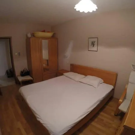 Апартамент Three Bedroom Apaartment 